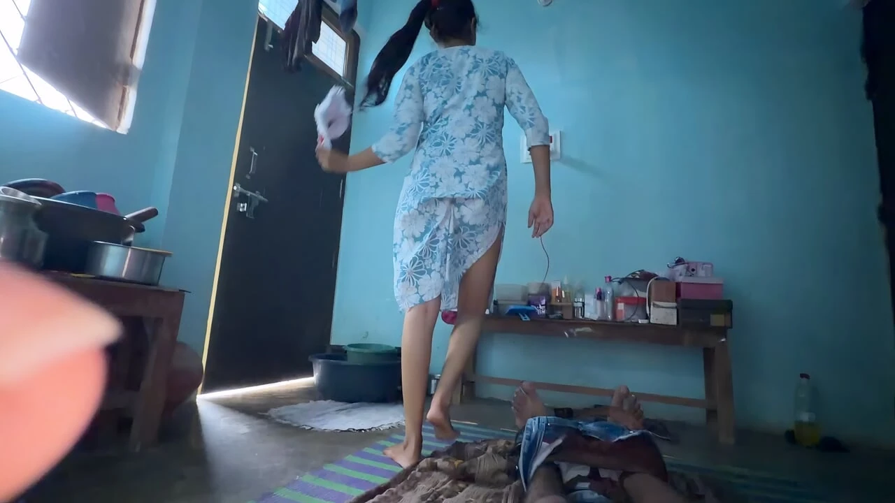 Brother sucked his stepsisters’s girl when uncle was not at home